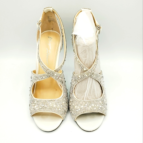 Betsey Johnson Sage heels NIB - Picture 3 of 11